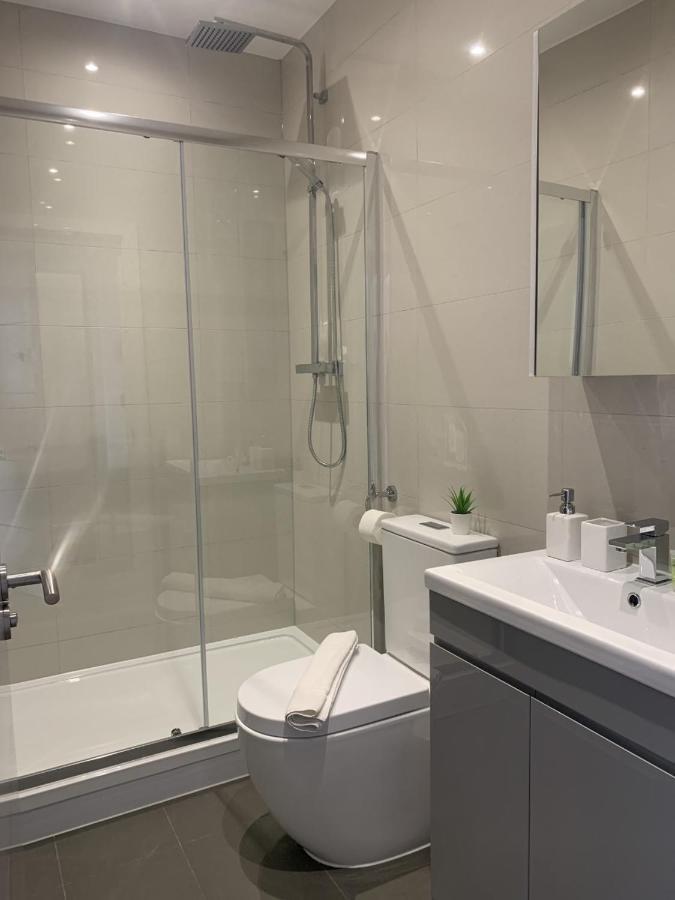 Morland Apartments - Hornchurch Londen Buitenkant foto