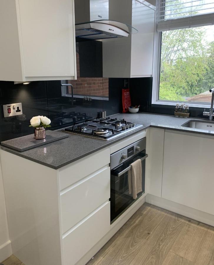 Morland Apartments - Hornchurch Londen Buitenkant foto