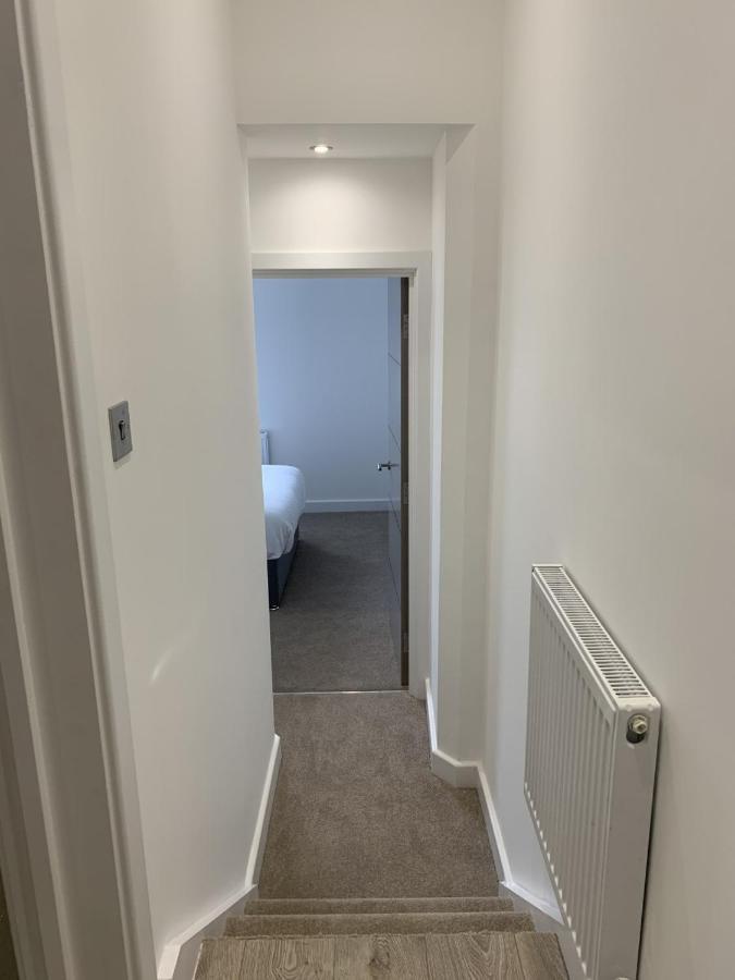 Morland Apartments - Hornchurch Londen Buitenkant foto